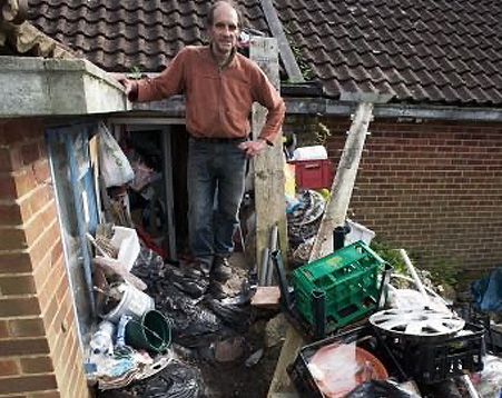  Extreme Hoarding Services throughout The UK: Why Hire Professional Extreme Clearers & Cleaners To Do The Job?